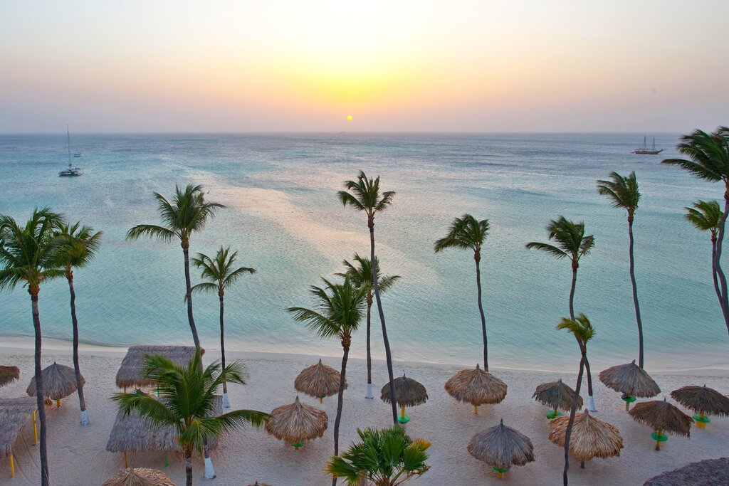Palm Beach Aruba Vacations - The Aruba Club